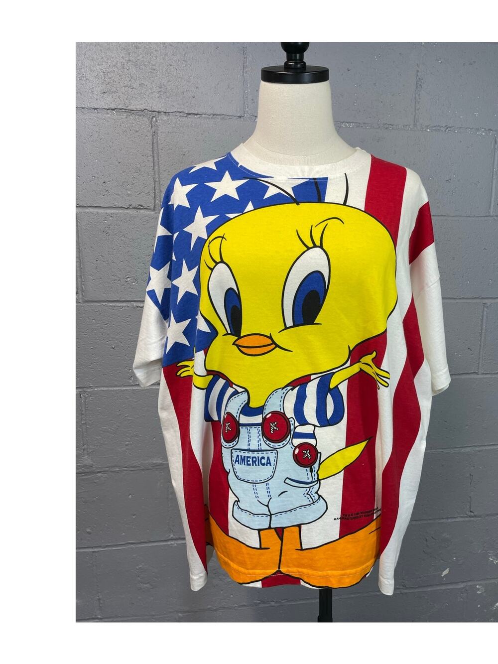 Vintage 1990s Tweety Bird America T-shirt Flag Patriotic Flag Looney Toons